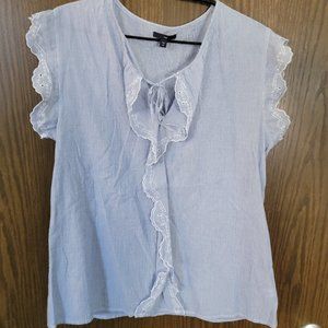 GAP Blue and White PInstripe Lace Trim Blouse Size Medium